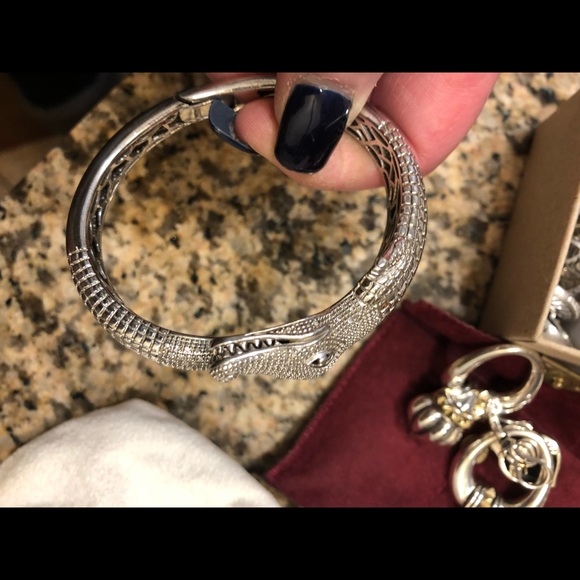 Diamond and silver crocodile cuff * - Picture 2 of 7